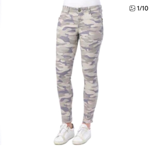 Democracy AB Solution Camo Jogger Jeans Women’s Size 2 - Picture 1 of 10